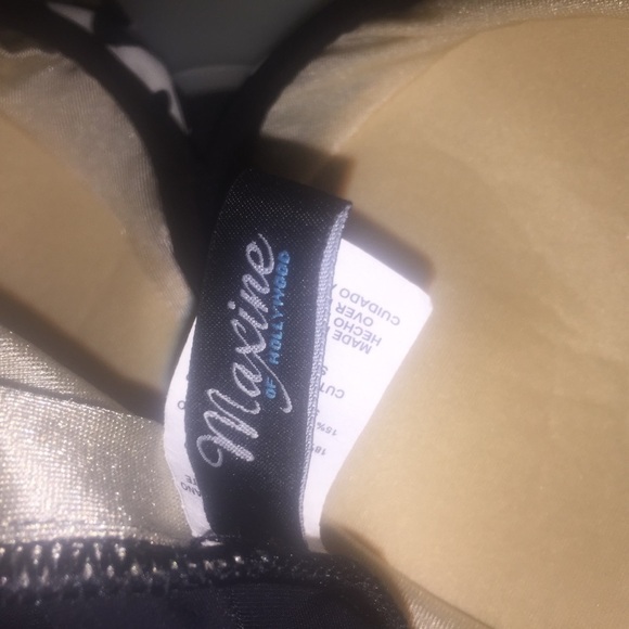 𝅺Black/cream ruffle front one piece swimsuit  10 - Picture 4 of 5